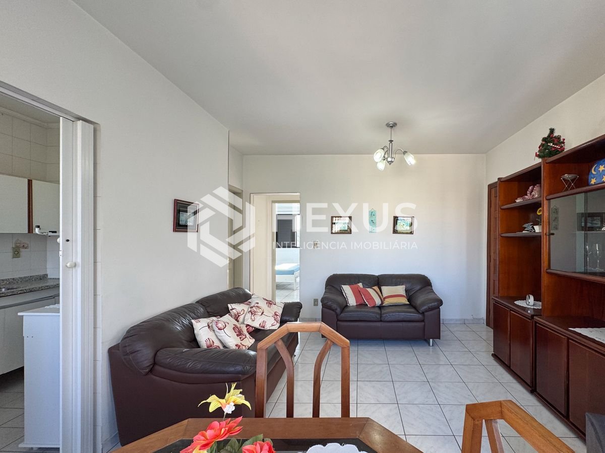 Foto 4 de Apartamento com varanda vista mar a 2 quadras da praia no Jardim Astúrias, Guarujá