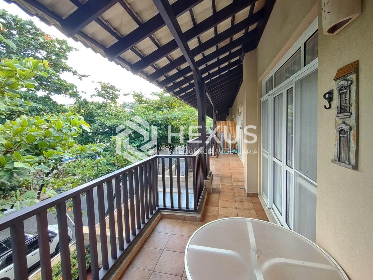 Foto 3 de Apartamento beira mar com varanda e lazer na Praia da Enseada, Guaruja