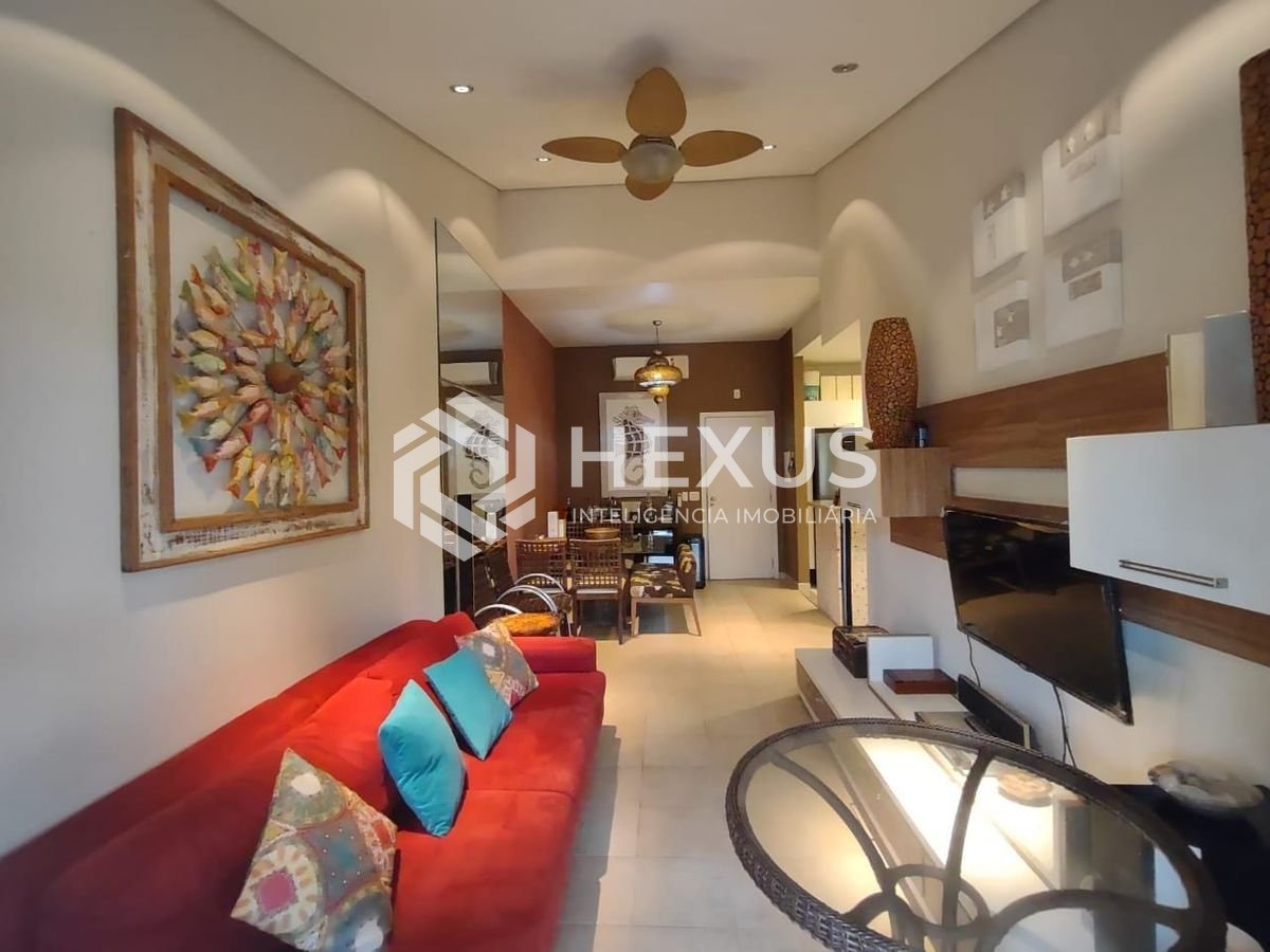 Foto 3 de Apartamento beira mar com varanda e lazer na Praia da Enseada, Guaruja