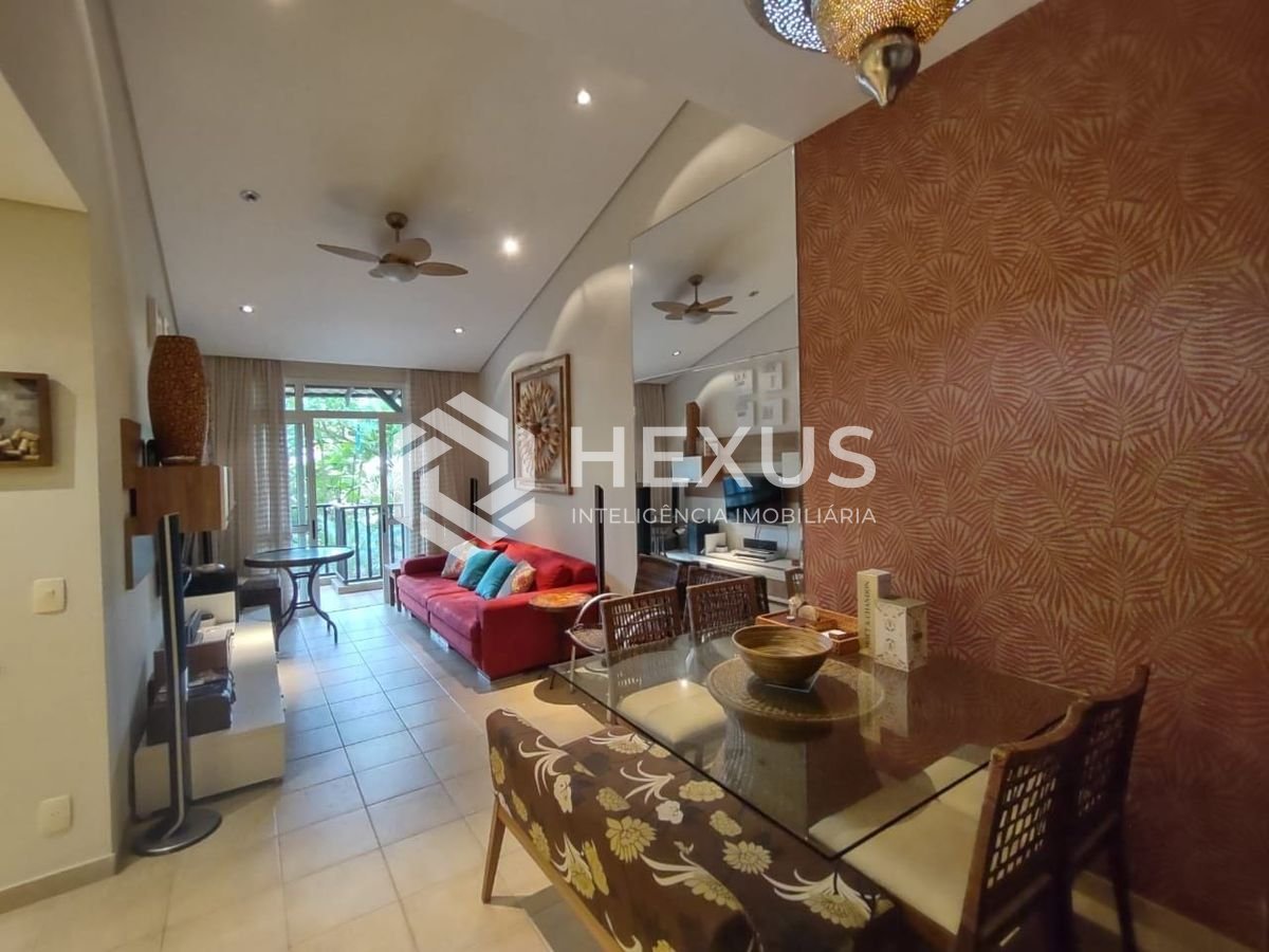 Foto 4 de Apartamento beira mar com varanda e lazer na Praia da Enseada, Guaruja