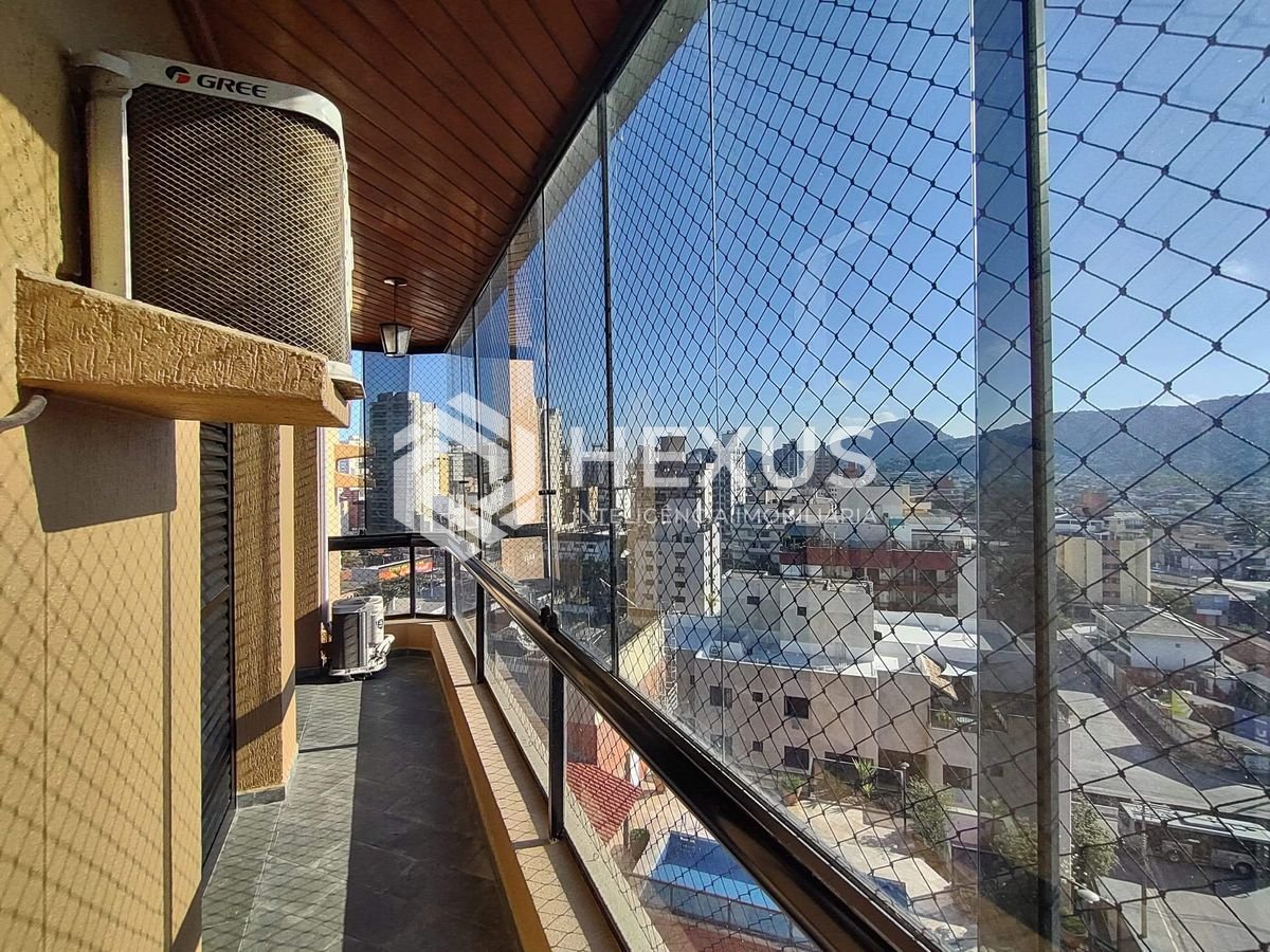 Foto 2 de Apartamento com varanda e lazer na Praia da Enseada, Guaruja