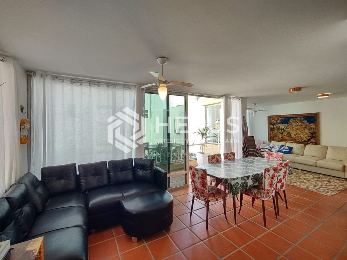 Foto 2 de Apartamento duplex com varanda e lazer na Praia da Enseada, Guaruja