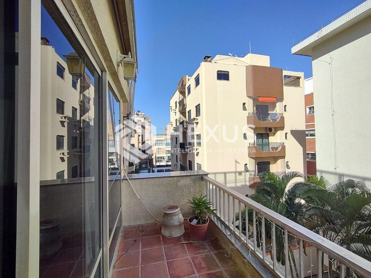 Foto 4 de Apartamento duplex com varanda e lazer na Praia da Enseada, Guaruja