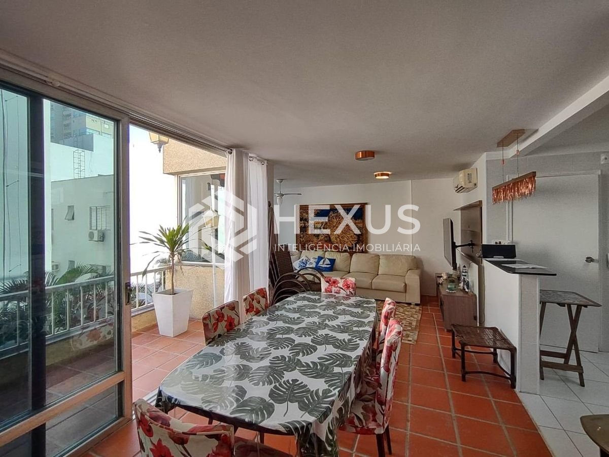 Foto 5 de Apartamento duplex com varanda e lazer na Praia da Enseada, Guaruja