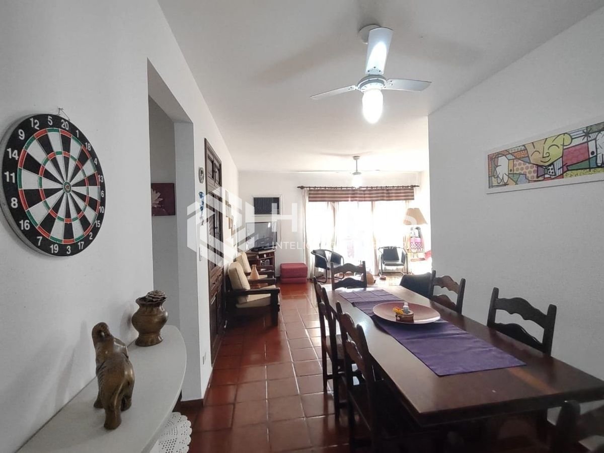 Foto 4 de Apartamento com varanda na Praia da Enseada, Guaruja