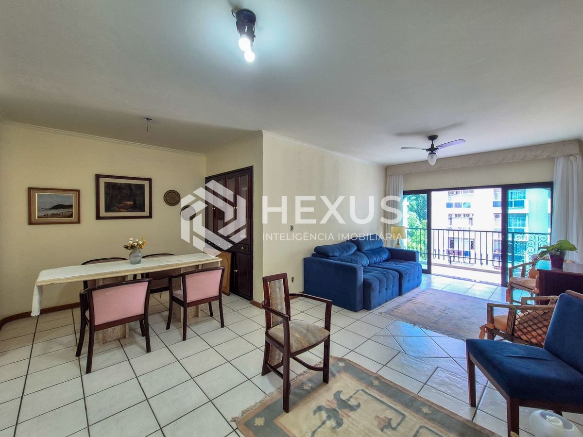 Foto 2 de Apartamento com varanda e lazer na Praia das Pitangueiras, Guaruja