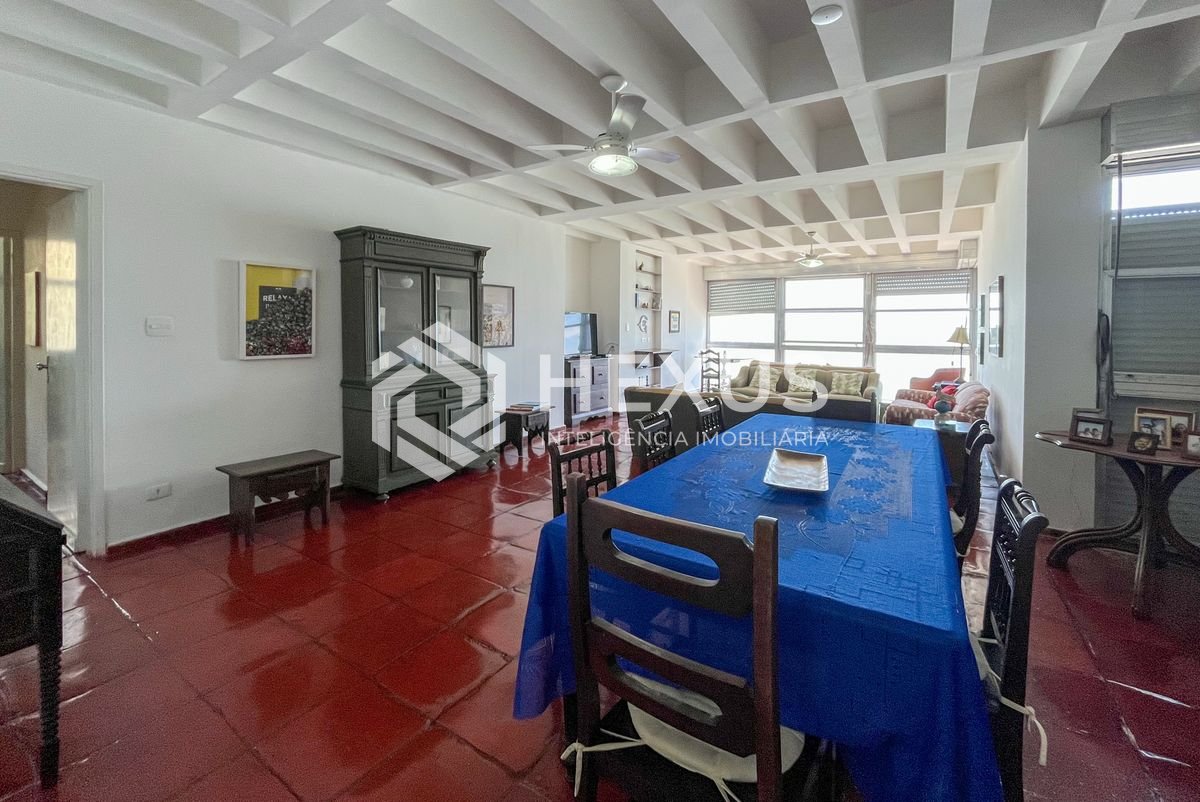 Foto 5 de Apartamento frente mar com vista oceânica na Praia das Pitangueiras, Guaruja