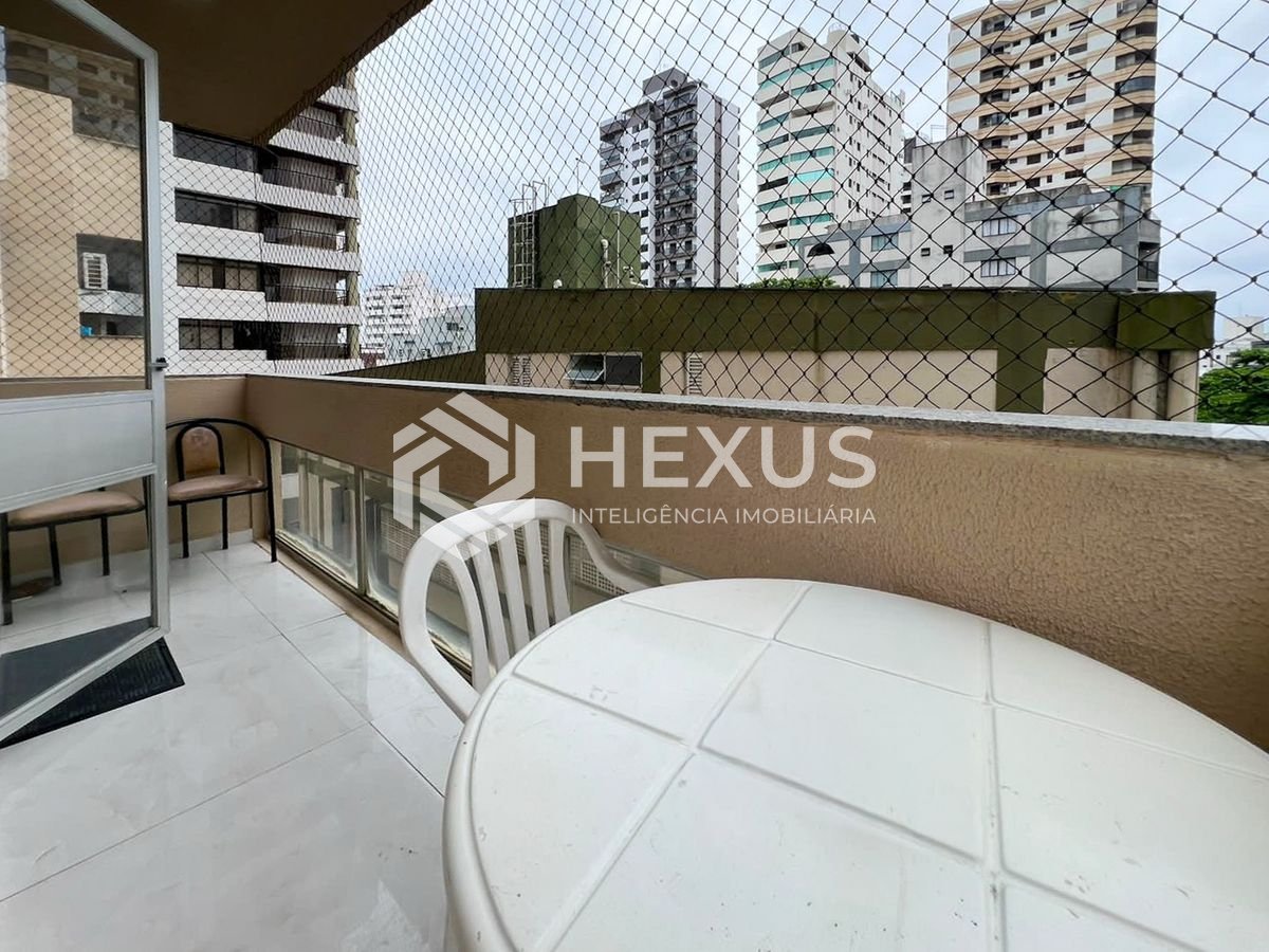 Foto 4 de Apartamento reformado com varandas e lazer a uma quadra da Praia das Asturias, Guaruja