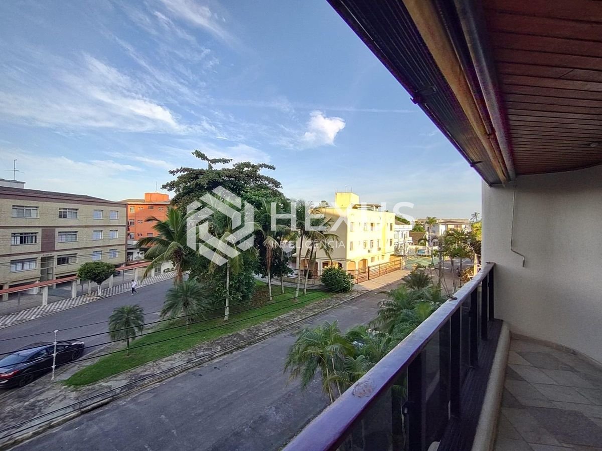 Foto 2 de Apartamento com varanda e lazer na Praia da Enseada, Guaruja