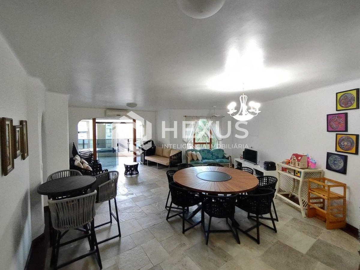 Foto 3 de Apartamento com varanda e lazer na Praia da Enseada, Guaruja