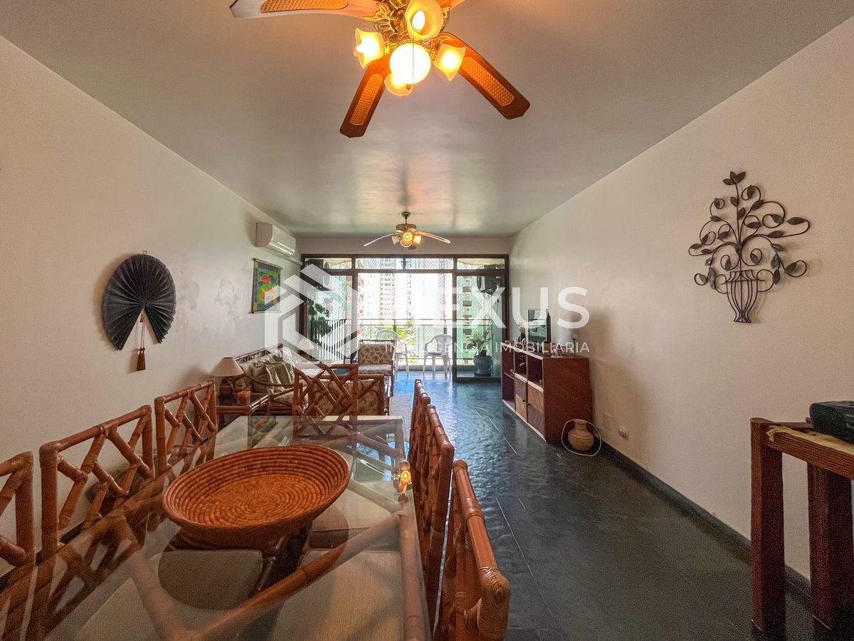 Foto 4 de Apartamento com varanda vista mar na Praia das Pitangueiras, Guaruja