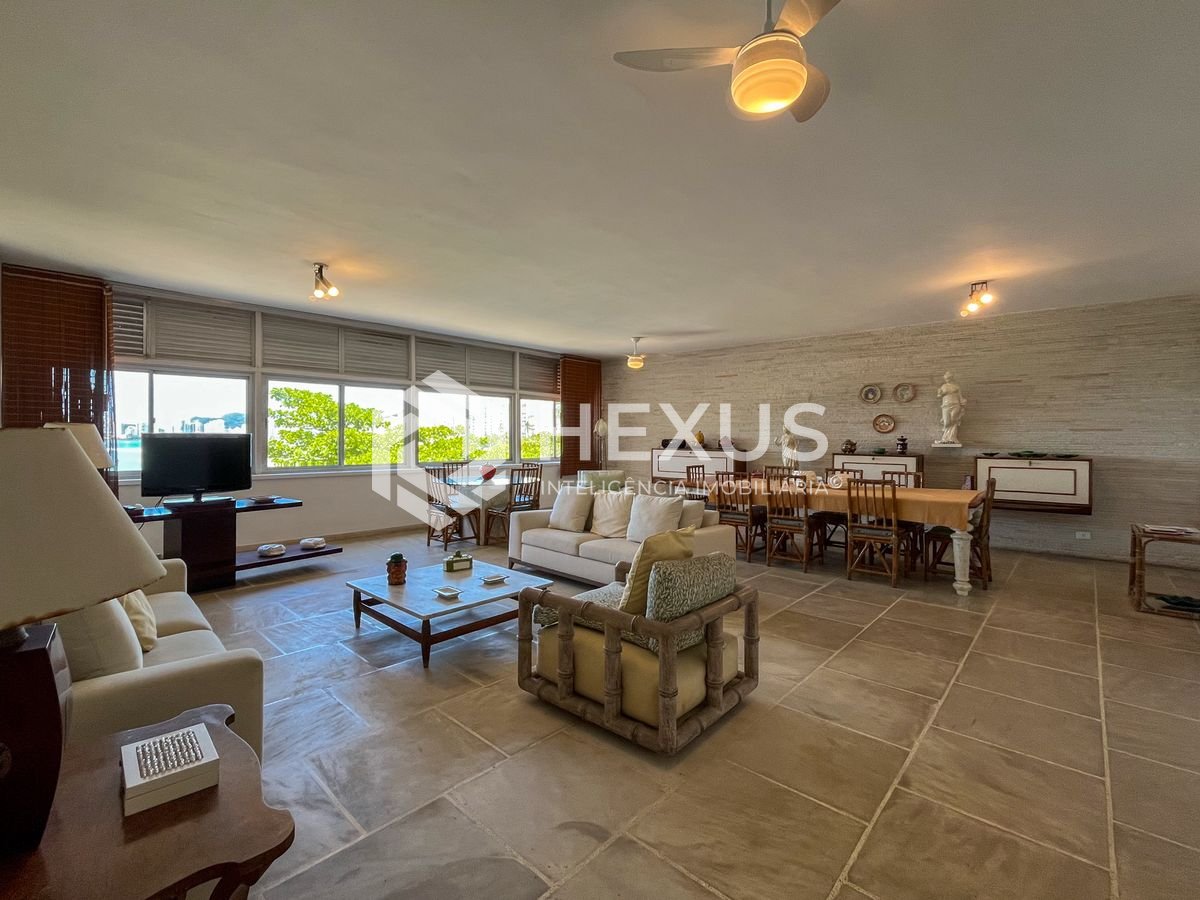 Foto 3 de Apartamento reformado frente mar na Praia das Pitangueiras, Guaruja