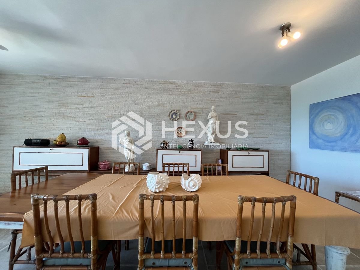 Foto 5 de Apartamento reformado frente mar na Praia das Pitangueiras, Guaruja