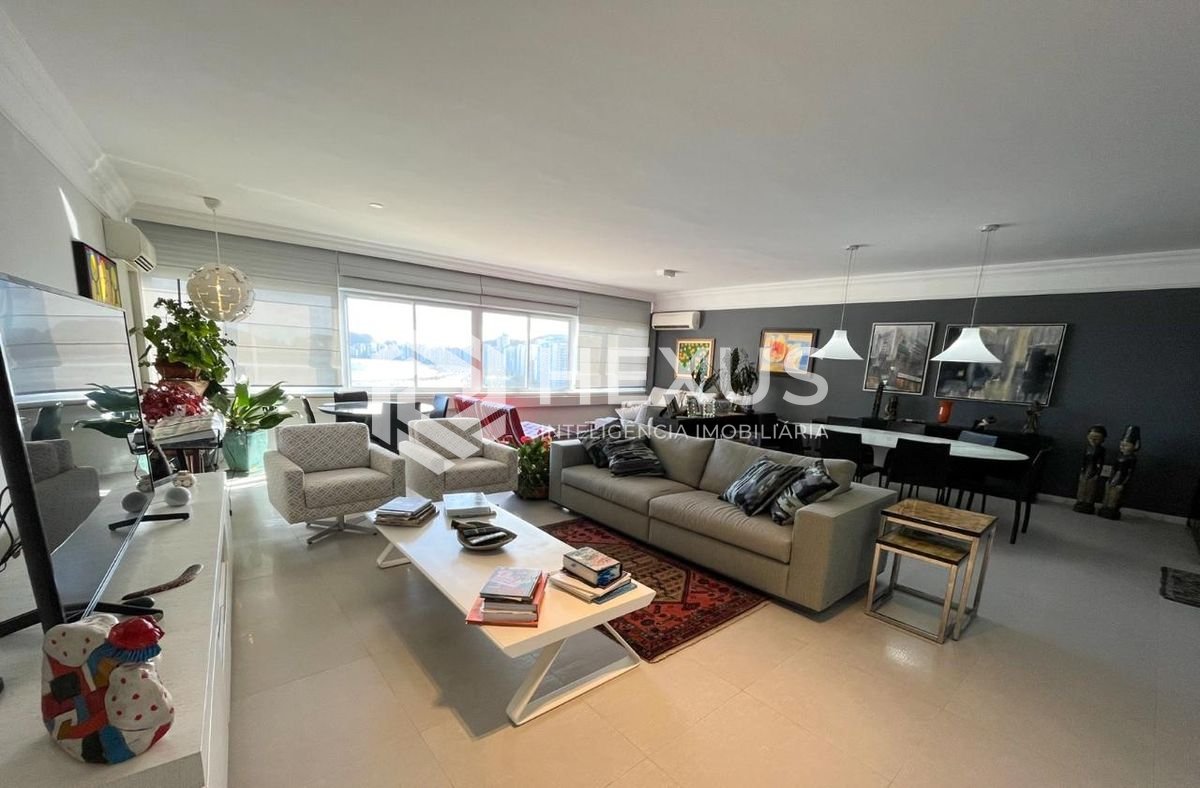 Foto 4 de Apartamento reformado frente mar na Praia das Pitangueiras, Guaruja