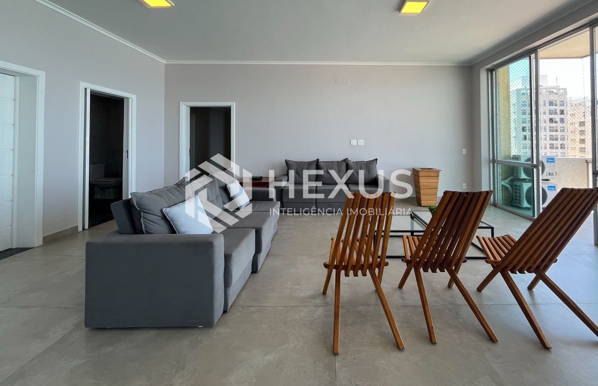 Foto 5 de Apartamento frente mar com varanda na Praia das Pitangueiras, Guaruja