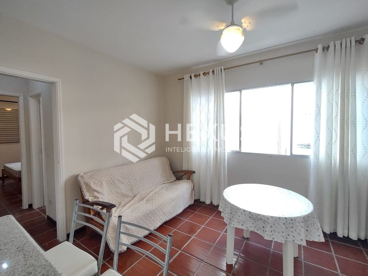 Foto 3 de Apartamento com varanda na Praia da Enseada, Guaruja