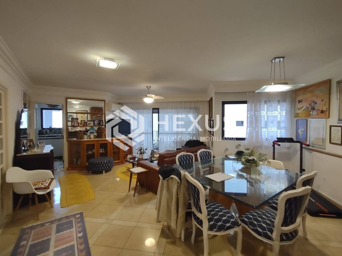 Foto 3 de Apartamento com varanda e lazer na Praia da Enseada, Guaruja