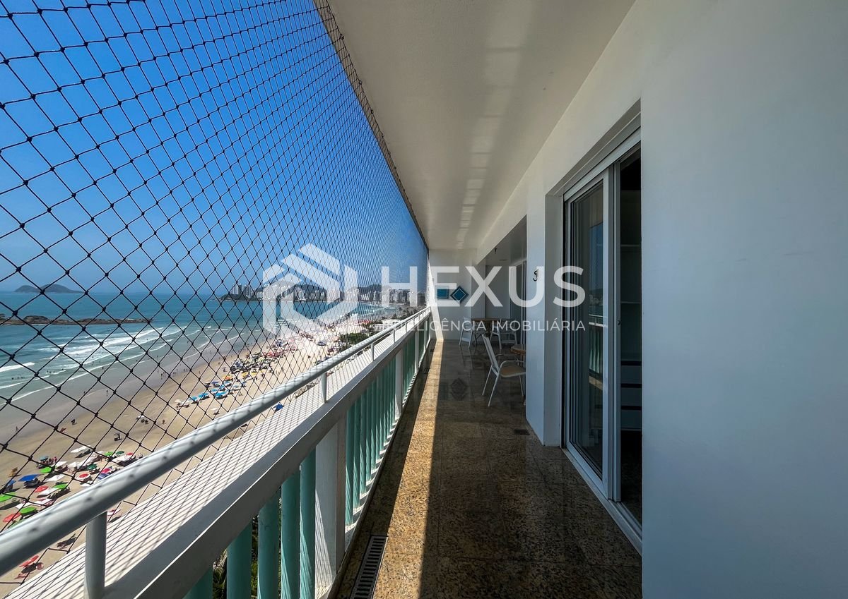 Foto 4 de Apartamento reformado frente mar com varanda na Praia das Pitangueiras, Guaruja
