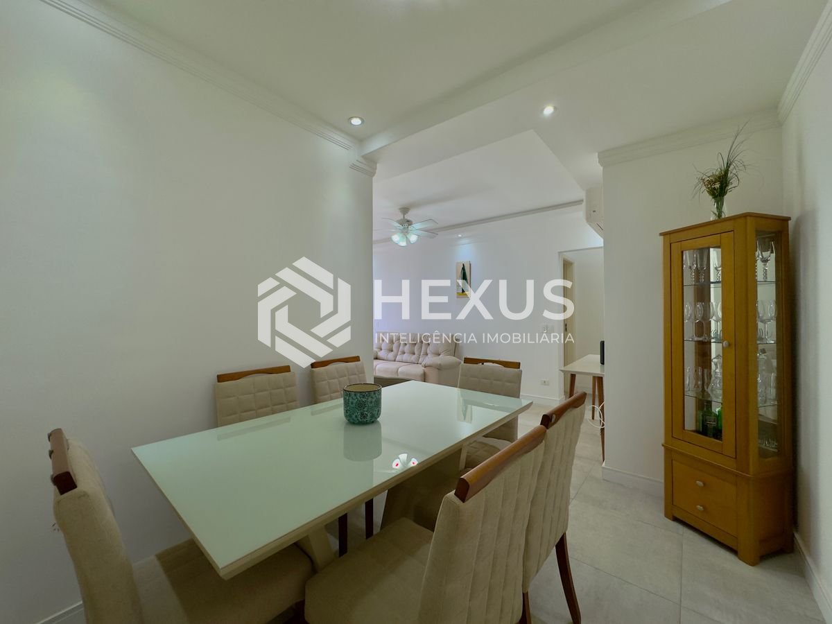 Foto 4 de Apartamento com varanda e lazer na Praia das Pitangueiras, Guaruja