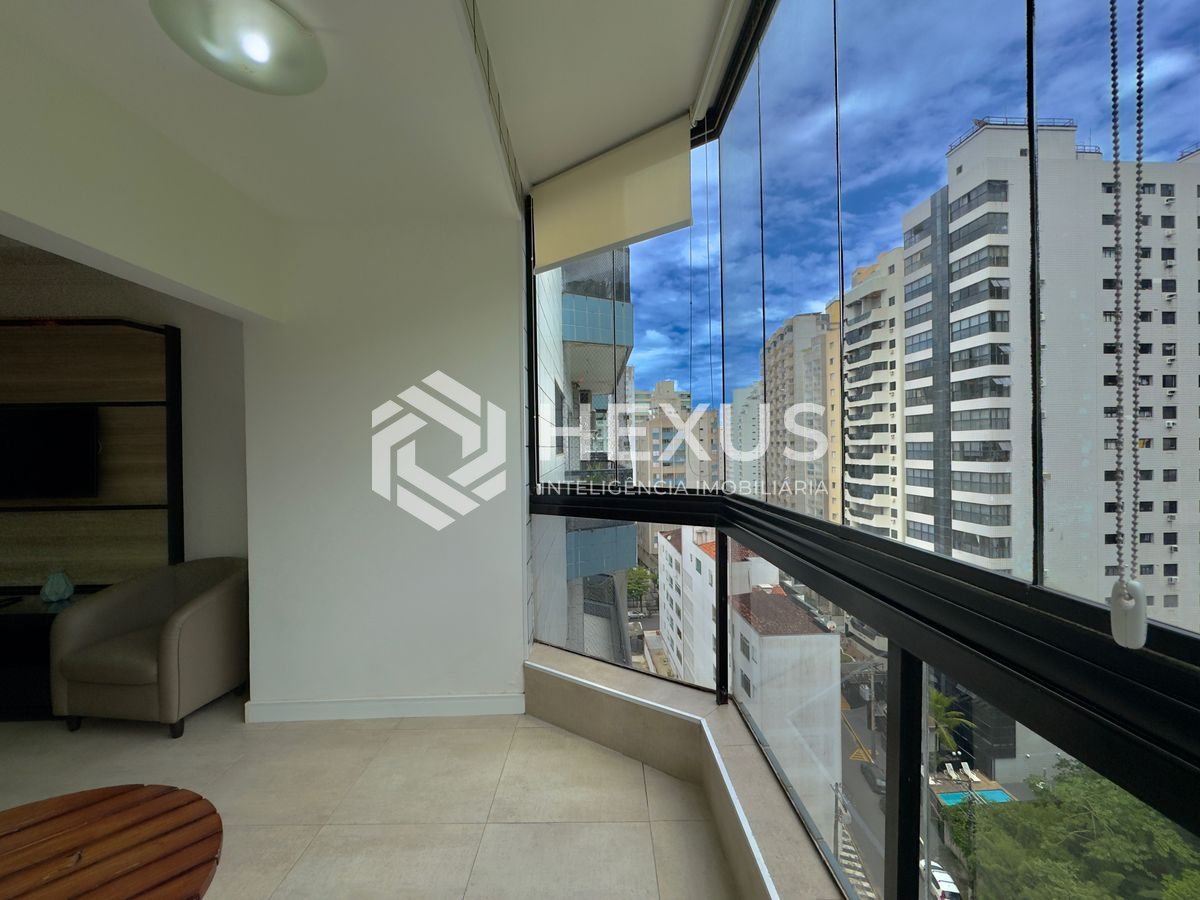 Foto 5 de Apartamento com varanda e lazer na Praia das Pitangueiras, Guaruja