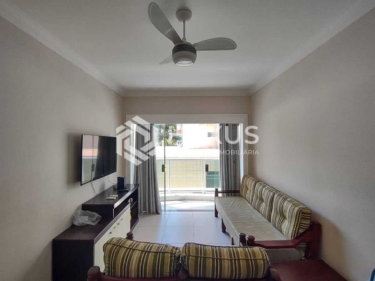 Foto 2 de Apartamento reformado com varanda na Praia da Enseada, Guaruja