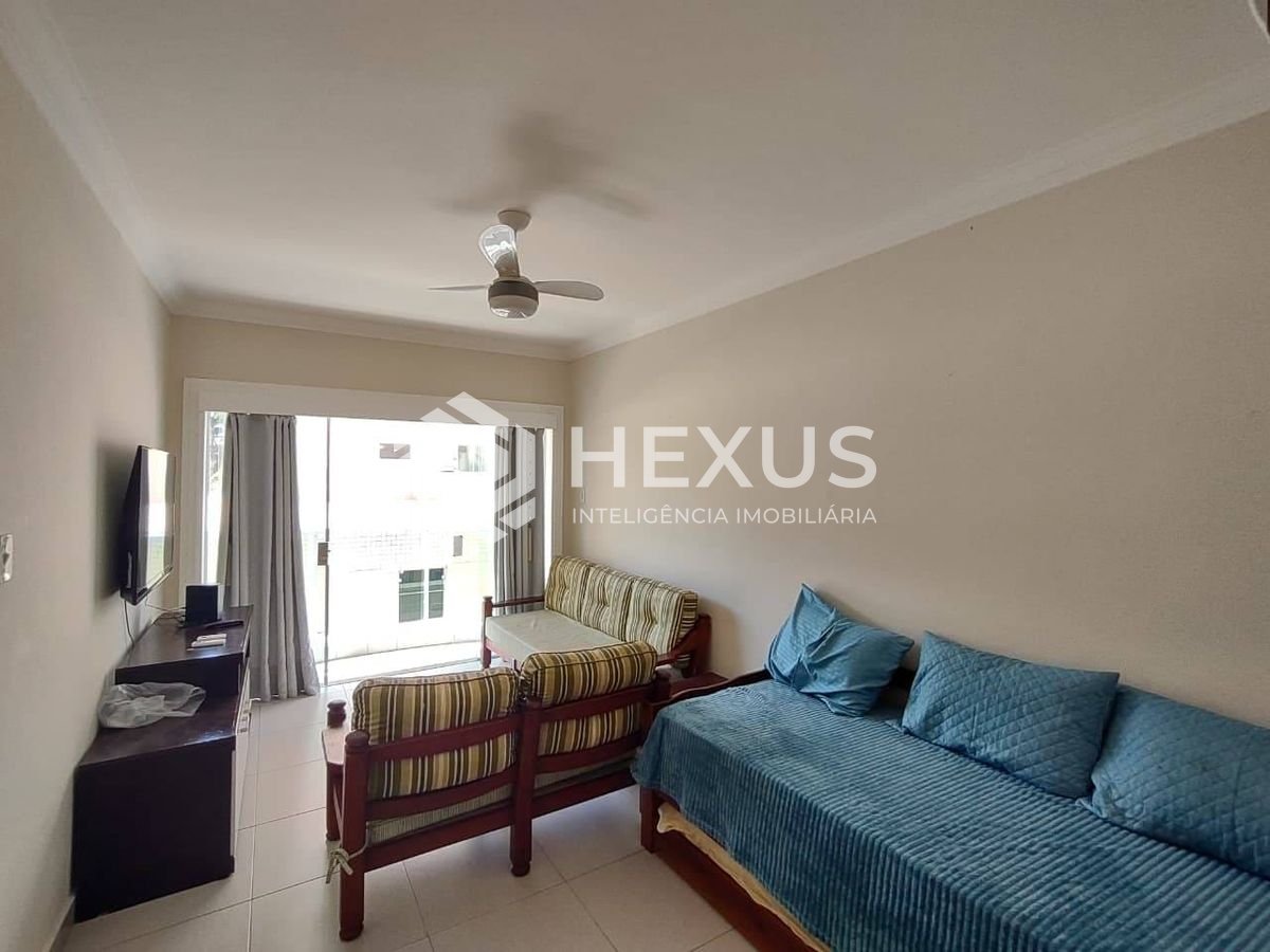 Foto 3 de Apartamento reformado com varanda na Praia da Enseada, Guaruja