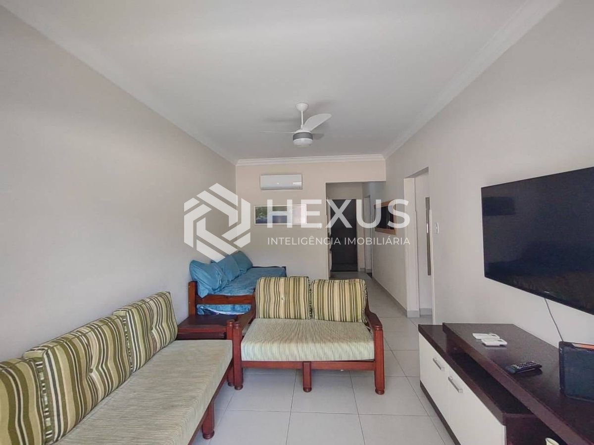 Foto 4 de Apartamento reformado com varanda na Praia da Enseada, Guaruja
