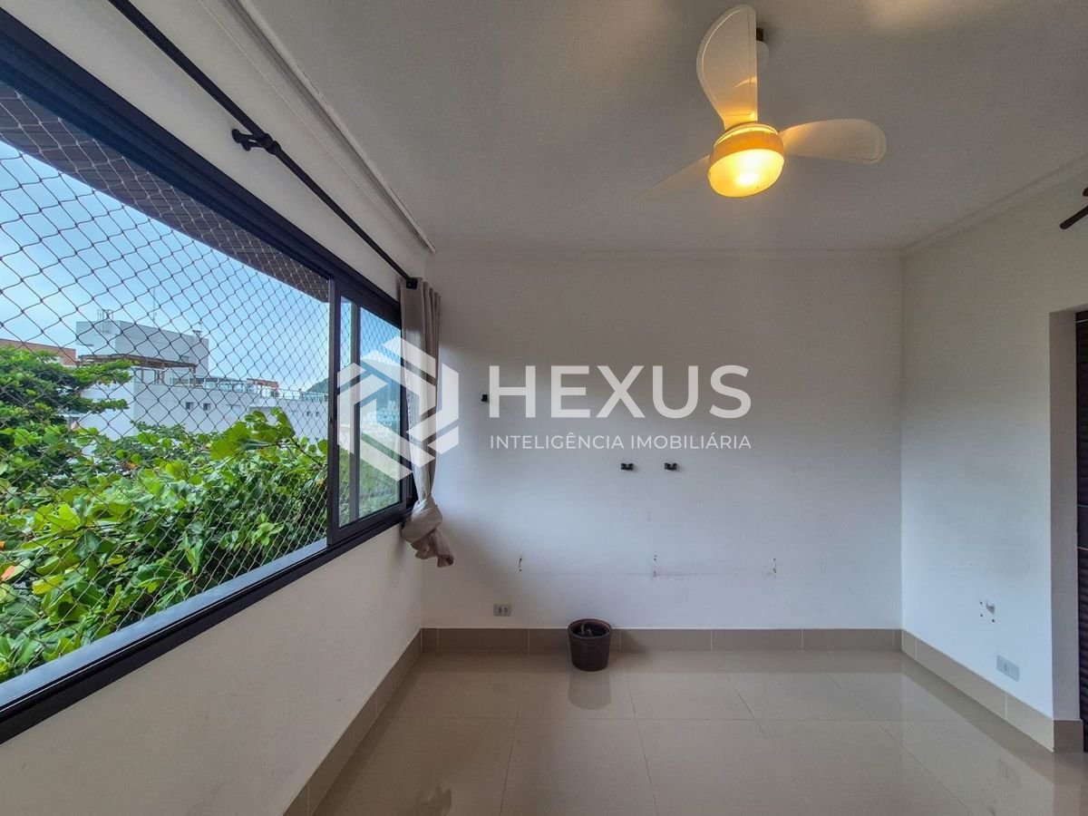 Foto 5 de Apartamento reformado na esquina da praia do Tombo, Guaruja
