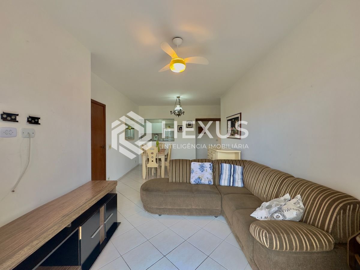 Foto 3 de Apartamento com varanda vista mar e lazer a uma quadra do mar na Praia das Pitangueiras, Guaruja