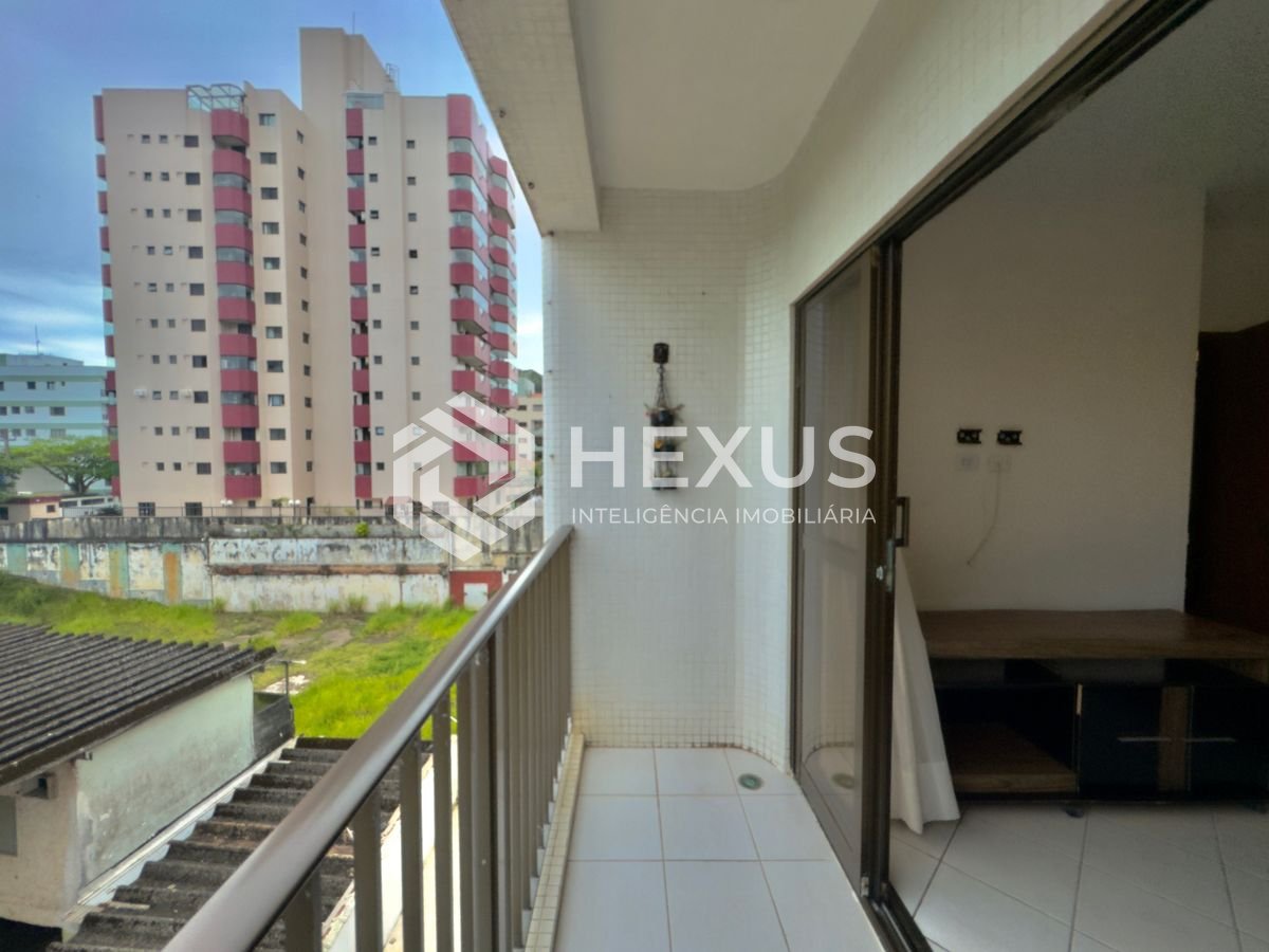 Foto 4 de Apartamento com varanda vista mar e lazer a uma quadra do mar na Praia das Pitangueiras, Guaruja