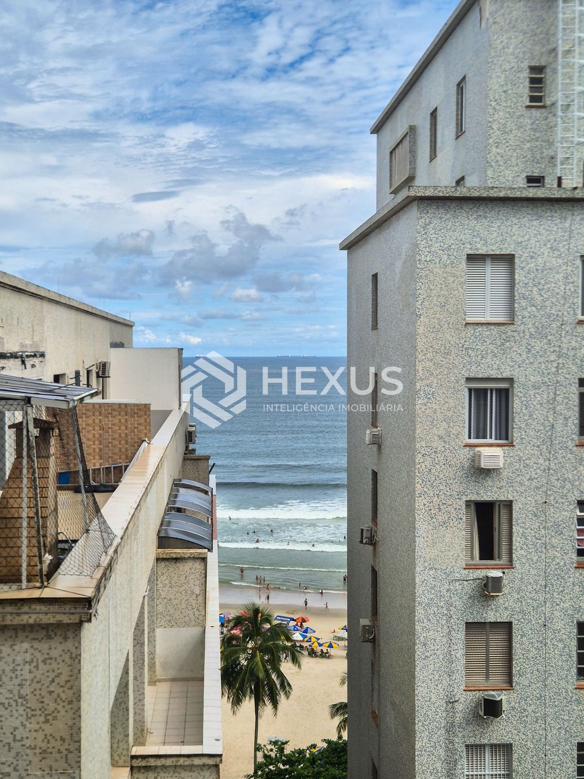 Foto 4 de Apartamento com varanda gourmet vista mar e lazer na beira mar da Praia das Pitangueiras, Guaruja