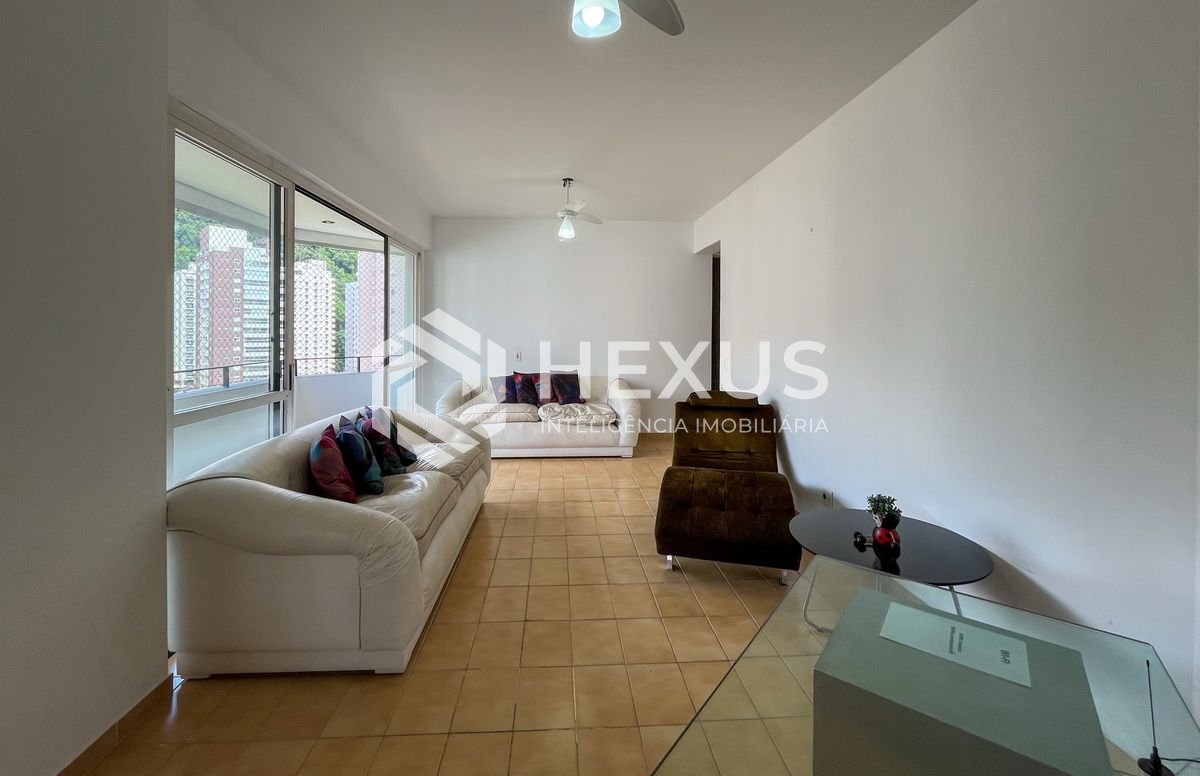Foto 2 de Apartamento com varanda a 2 quadras da Praia da Pitangueiras, Guaruja