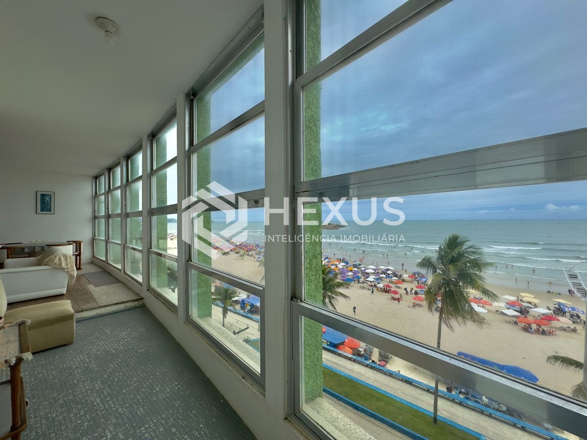 Foto 2 de Apartamento frente mar com varanda na Praia das Pitangueiras, Guaruja