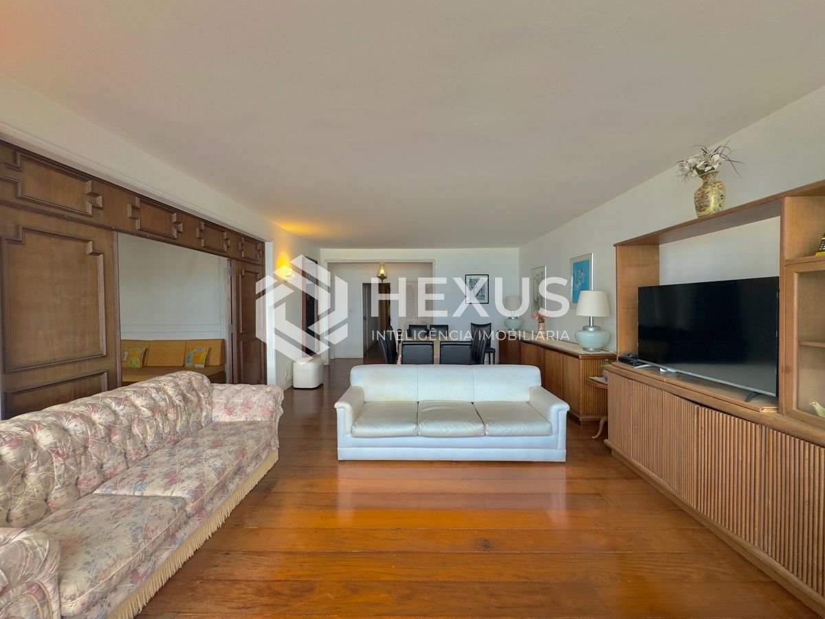 Foto 4 de Apartamento frente mar com varanda na Praia das Pitangueiras, Guaruja