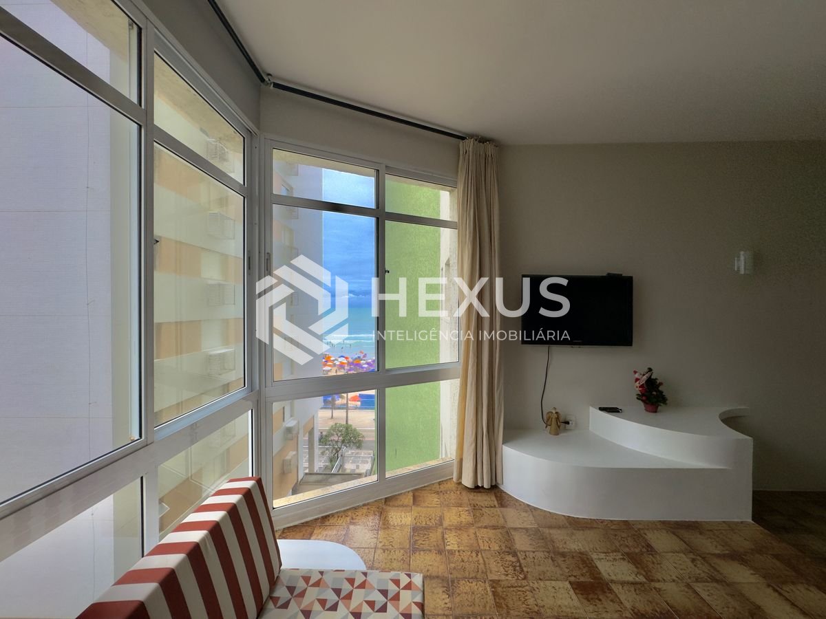 Foto 5 de Apartamento frente mar com varanda na Praia das Pitangueiras, Guaruja