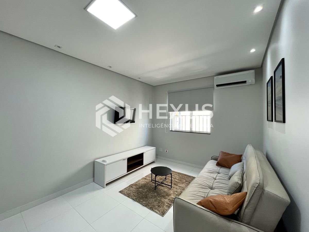 Foto 3 de Apartamento reformado e mobiliado a venda na da Praia das Pitangueiras, Guaruja