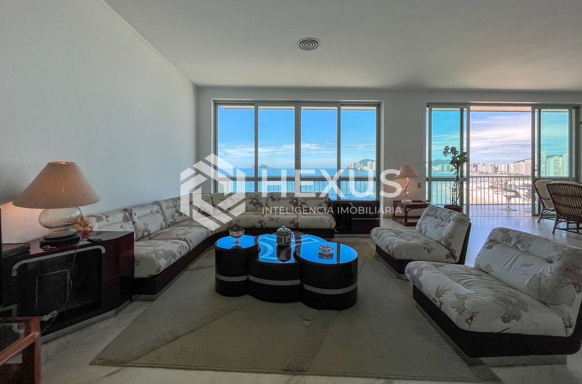 Foto 4 de Apartamento frente mar com varanda na Praia das Pitangueiras, Guaruja