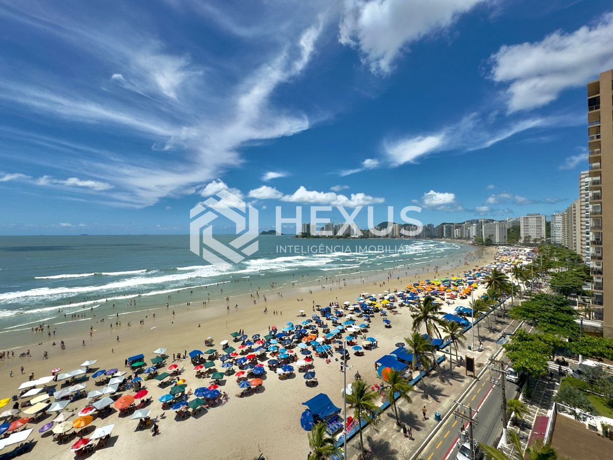 Foto 5 de Apartamento frente mar reformado com varanda e lazer na Praia das Pitangueiras, Guaruja