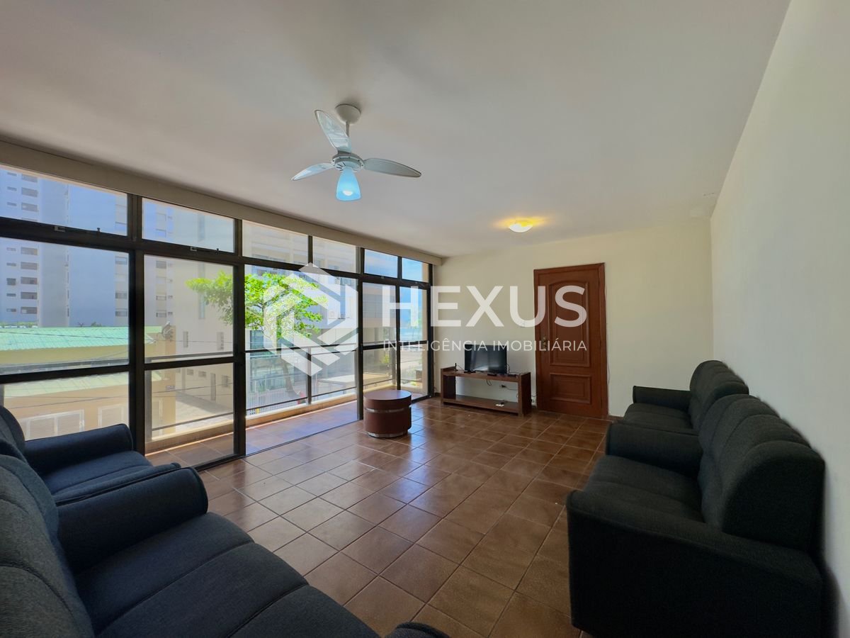 Foto 5 de Apartamento frente mar com varanda na Praia das Pitangueiras, Guaruja