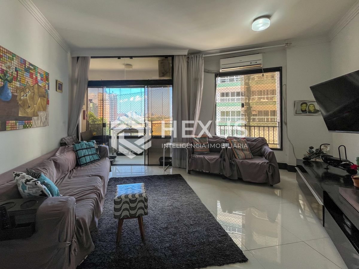 Foto 3 de Apartamento com varanda vista mar na beira mar da Praia das Pitangueiras, Guarujá