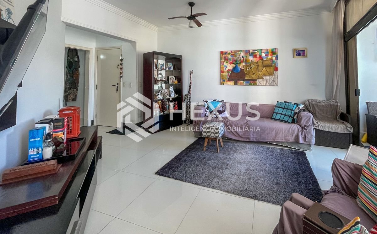 Foto 4 de Apartamento com varanda vista mar na beira mar da Praia das Pitangueiras, Guarujá