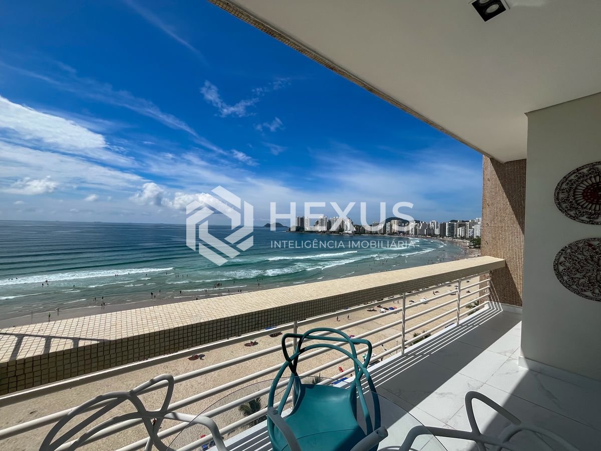Foto 2 de Apartamento reformado frente mar com varanda na Praia das Pitangueiras, Guaruja