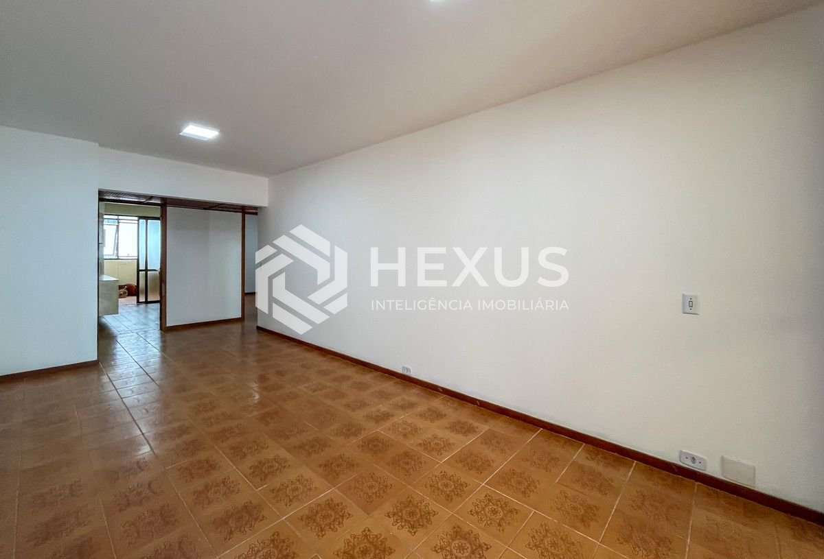 Foto 5 de Apartamento com varanda vista mar a duas quadras da Praia das Pitangueiras, Guaruja