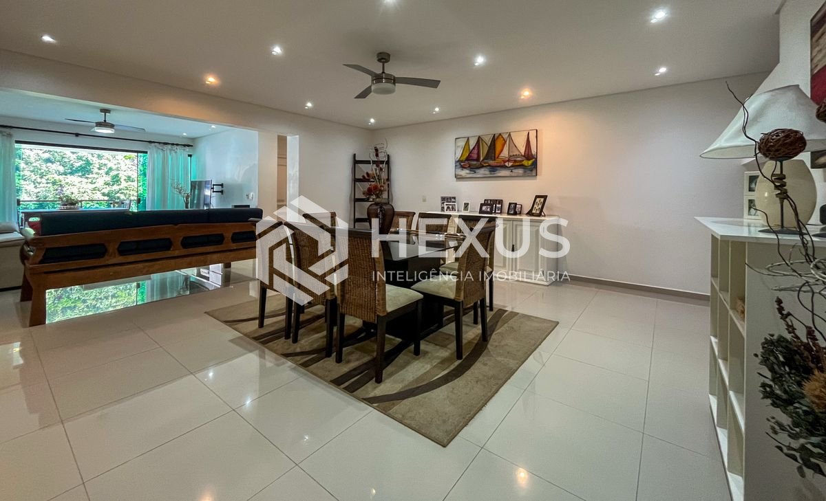 Foto 3 de Apartamento com varanda e lazer na Praia das Pitangueiras, Guaruja