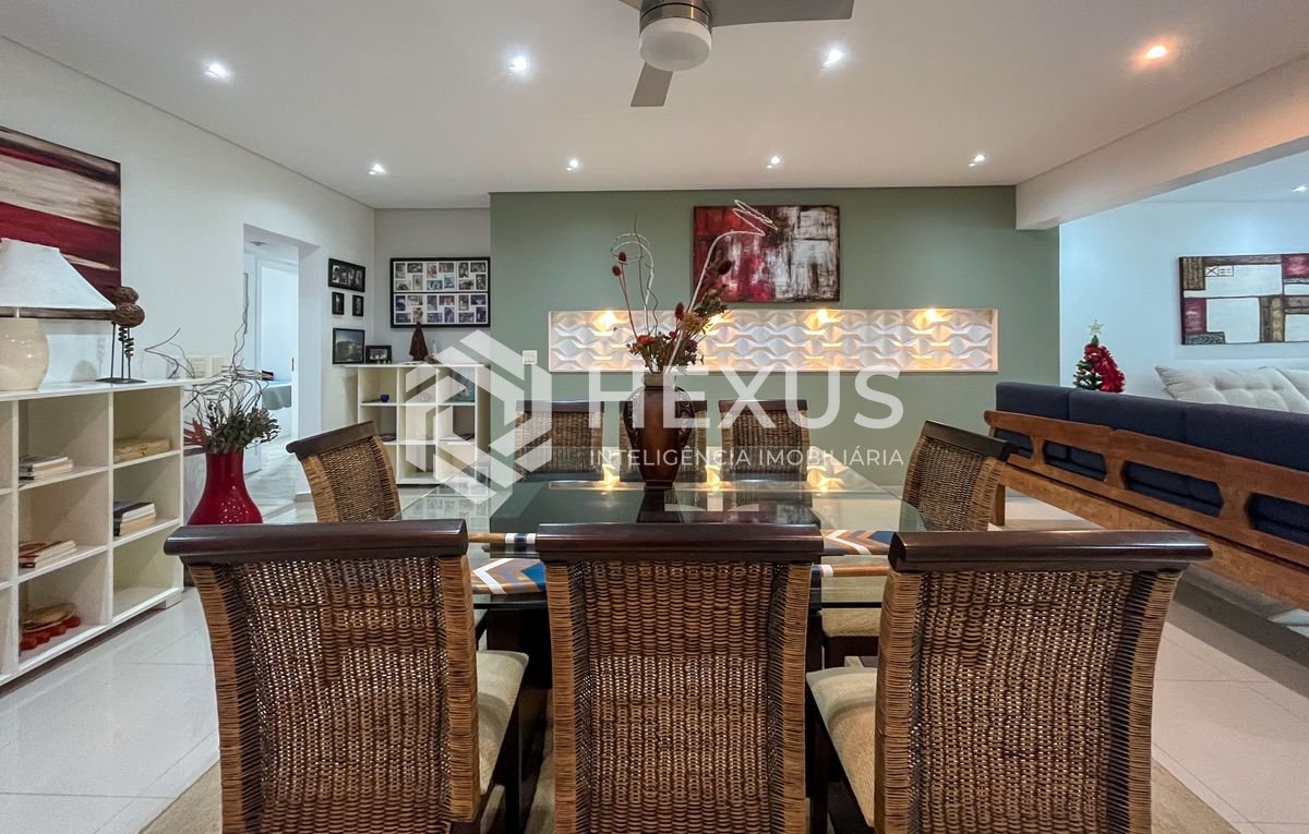 Foto 5 de Apartamento com varanda e lazer na Praia das Pitangueiras, Guaruja
