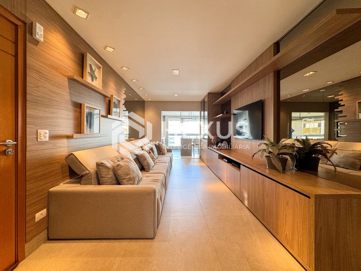 Foto 4 de Apartamento reformado com varanda gourmet e lazer na Praia das Pitangueiras, Guaruja