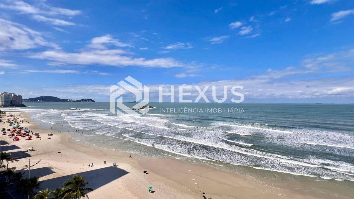 Foto 4 de Apartamento frente mar com varanda na Praia das Pitangueiras, Guaruja