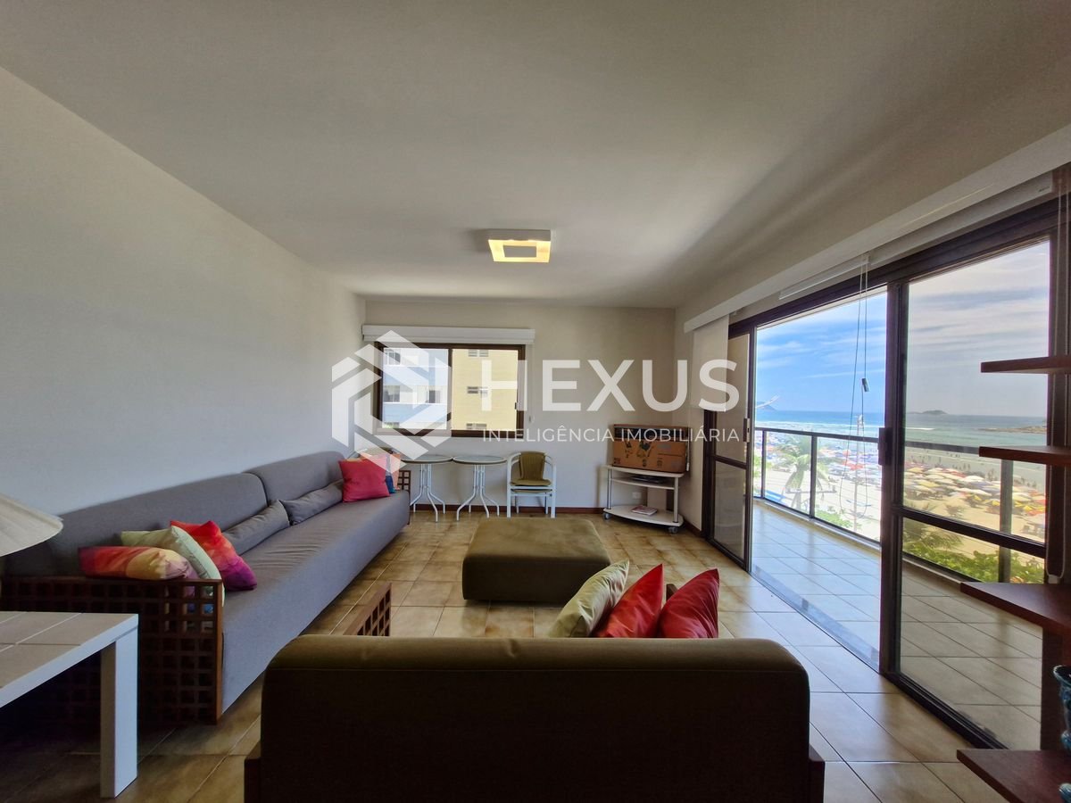 Foto 2 de Apartamento reformado frente mar com varanda e lazer na Praia das Pitangueiras, Guaruja