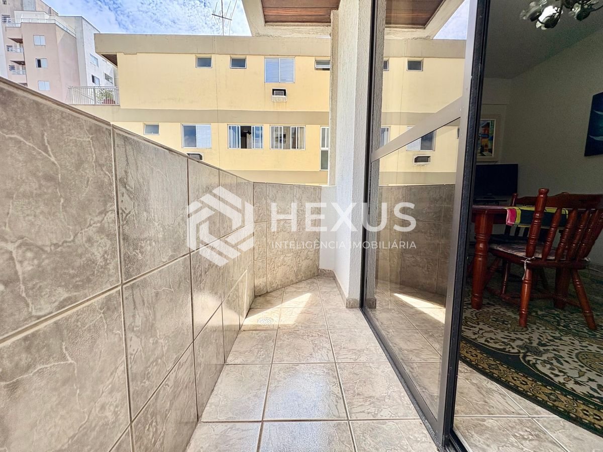 Foto 3 de Apartamento com varanda na Praia da Enseada, Guaruja