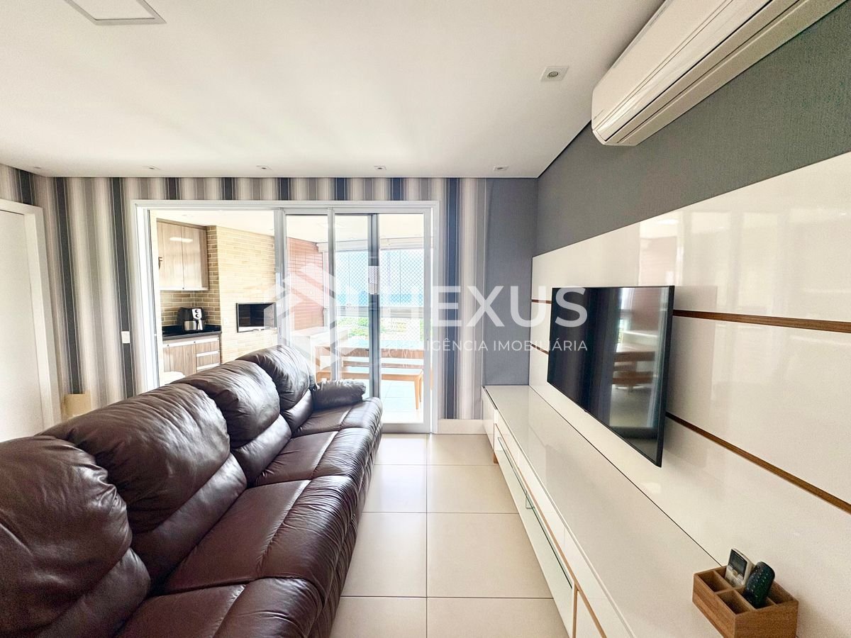 Foto 5 de Apartamento com varanda gourmet com vista mar e lazer de clube na beira mar da Praia da Enseada, Guaruja